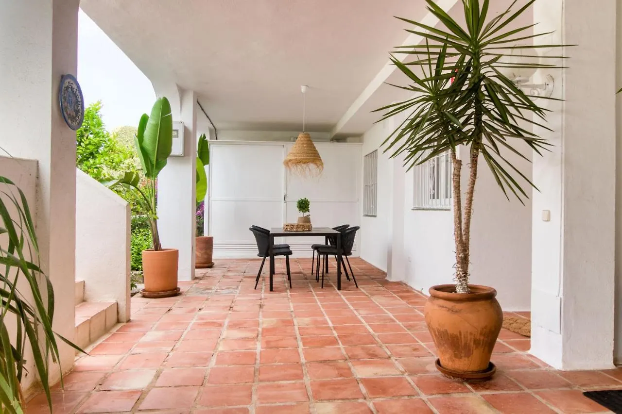 Kontakte von Azahara, Marbella